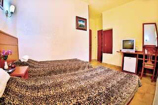 Хостелы Hostel Tsaghkadzor Цахкадзор Бюджетный двухместный номер с 2 отдельными кроватями-12